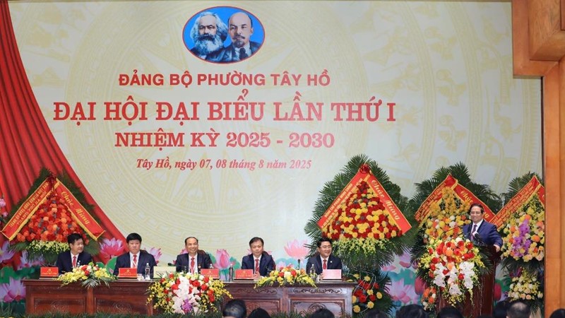 Thủ tướng Phạm Minh Chính: Tây Hồ cần tăng tốc, bứt phá, thần tốc, táo bạo hơn nữa trong thời gian tới