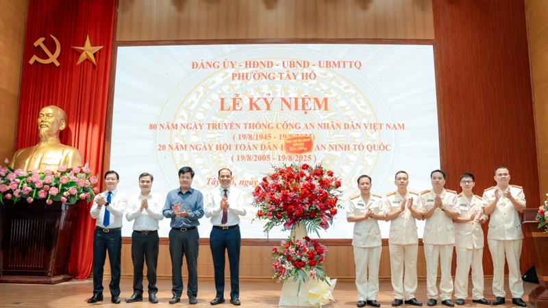 Phường Tây Hồ long trọng kỷ niệm 80 năm Ngày truyền thống Công an nhân dân Việt Nam