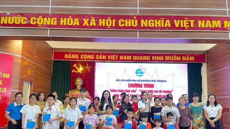 Hơn 40 trẻ mồ côi, hoàn cảnh khó khăn được tiếp sức đến trường