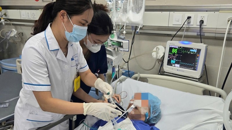 Uống nhầm Methadone trong chai nước ngọt, cụ bà nhập viện nguy kịch