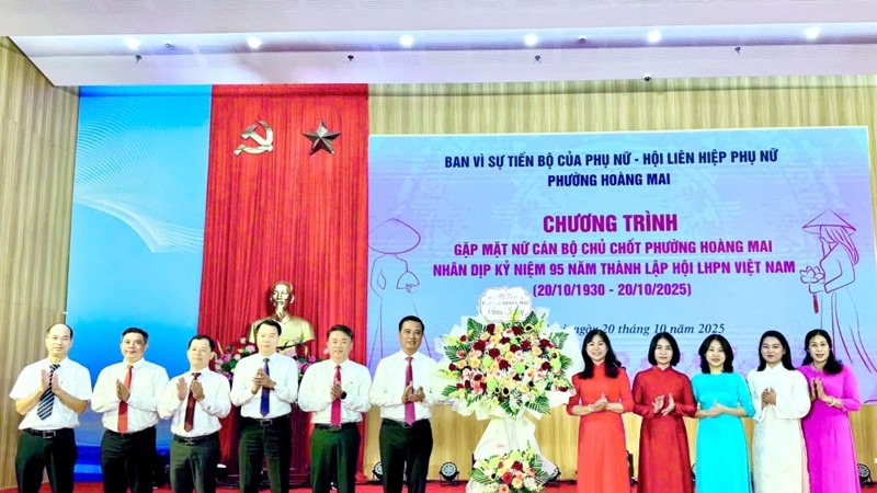 Hoàng Mai gặp mặt nữ cán bộ chủ chốt nhân dịp kỷ niệm 95 năm ngày Phụ nữ Việt Nam