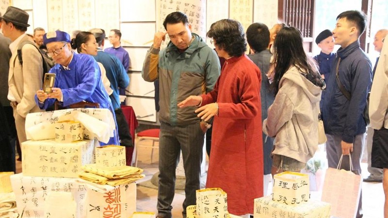 Giữa dòng chảy thời đại số, làm sao để mạch nguồn di sản Hán Nôm, Thư pháp không mai một?