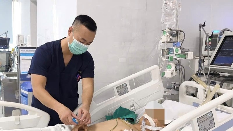 Bệnh viện Bệnh Nhiệt đới Trung ương cứu sống thiếu niên 15 tuổi ngừng tim sau đuối nước