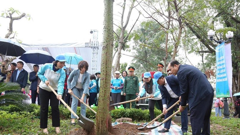 Tết trồng cây “Đời đời nhớ ơn Bác Hồ” tại Công viên Võ Thị Sáu