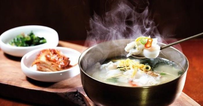Top 5 cách phòng tránh ngộ độc thực phẩm khi đi du lịch