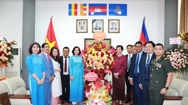Hội Hữu nghị Việt Nam-Campuchia TP Hà Nội: Thăm, chúc Tết cổ truyền Campuchia