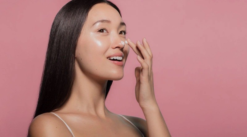 3 bước dưỡng da trắng sáng, mềm mịn cho phái đẹp hè này