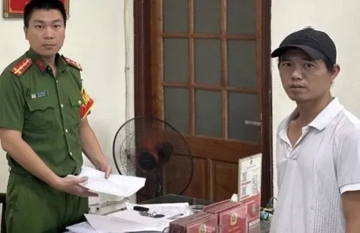 Hà Nội: Hành động đẹp của tài xế taxi trả lại tiền cho khách đánh rơi