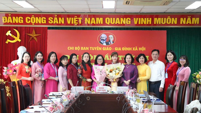 Đại hội Chi bộ Ban Tuyên giáo - Gia đình xã hội nhiệm kỳ 2025-2027 thành công tốt đẹp