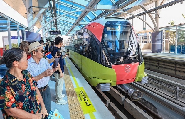 Hà Nội công bố giá vé liên thông xe buýt, tàu metro