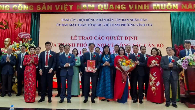 Đồng chí Nguyễn Quang Trung là Bí thư Đảng ủy, Chủ tịch HĐND phường Vĩnh Tuy