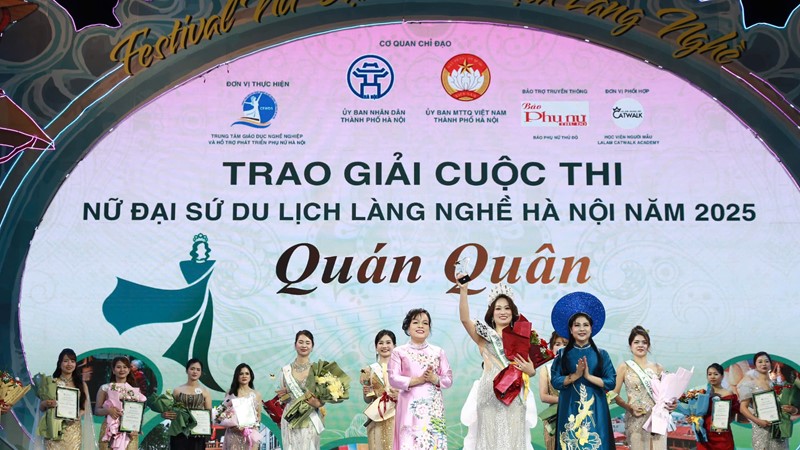 Ấn tượng, hấp dẫn khai mạc Festival “Nữ Đại sứ du lịch làng nghề” năm 2025