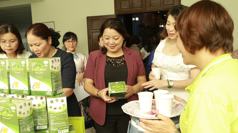 Phát huy vai trò của phụ nữ trong phát triển chuỗi cung ứng, tiêu thụ nông sản an toàn