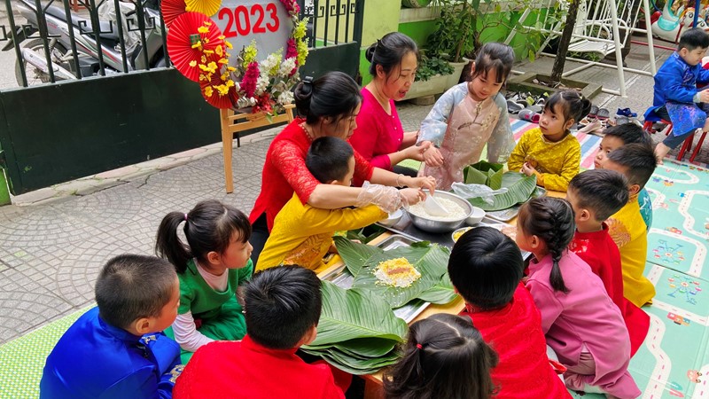 Trường Mẫu giáo Số 3 tổ chức “Lễ hội gói bánh Chưng-Xuân yêu thương” năm 2023