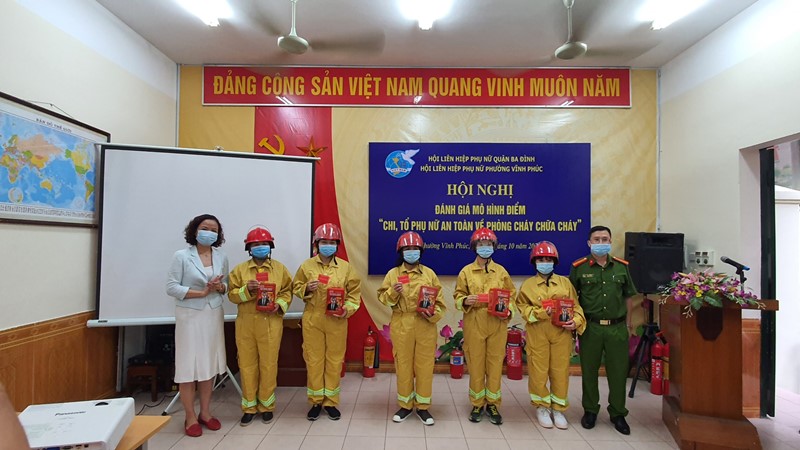 Quận Ba Đình: Nâng cao chất lượng mô hình “Nhà tôi có bình chữa cháy” gắn với xây dựng ngôi nhà an toàn cho phụ nữ, trẻ em