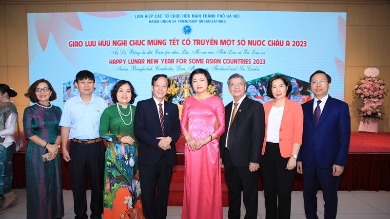 Hội Hữu nghị Việt Nam-Campuchia tham gia giao lưu hữu nghị chúc mừng Tết cổ truyền một số nước châu Á 