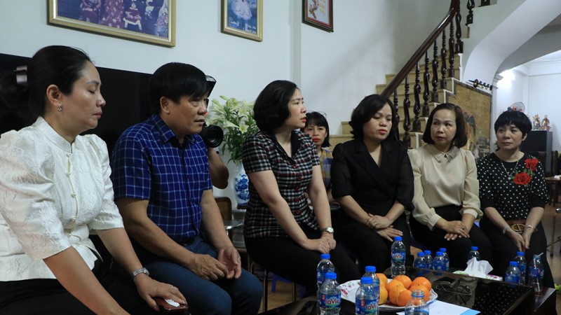 Hội LHPN Hà Nội: Thăm hỏi, chia buồn với gia đình các nạn nhân trong vụ cháy nhà ở quận Hà Đông