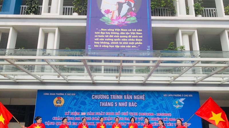Hội LHPN phường Ô Chợ Dừa, quận Đống Đa: Phối hợp tổ chức liên hoan văn nghệ “Tháng 5 nhớ Bác”