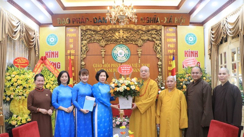Hội LHPN Hà Nội thăm, chúc mừng Đại lễ Phật đản 2023, Phật lịch 2567