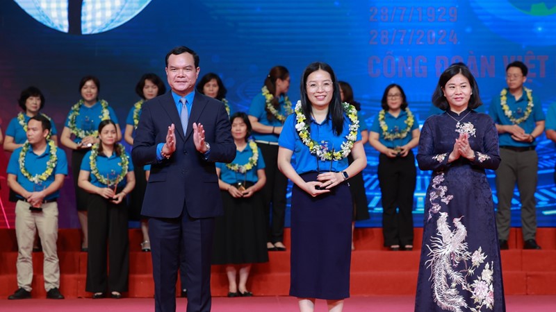 Xây dựng công đoàn Thủ đô và đội ngũ cán bộ công đoàn các cấp ngày càng lớn mạnh
