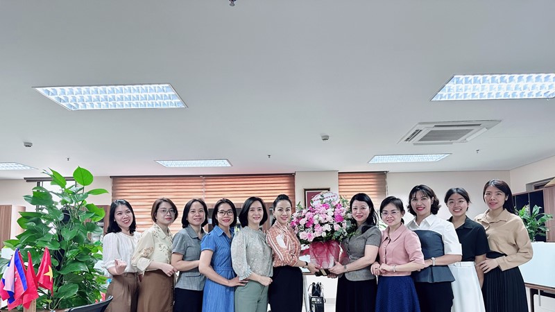 Hội LHPN Hà Nội chúc mừng nhân Ngày truyền thống ngành Tuyên giáo