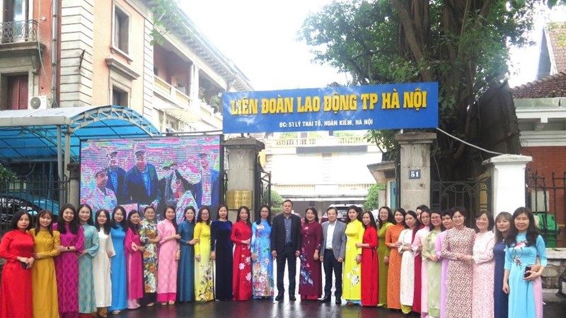 Nữ đoàn viên, người lao động Thủ đô hưởng ứng “Tuần lễ Áo dài”