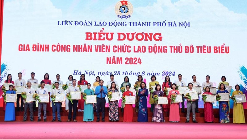 Biểu dương 100 “Gia đình CNVCLĐ Thủ đô tiêu biểu” năm 2025