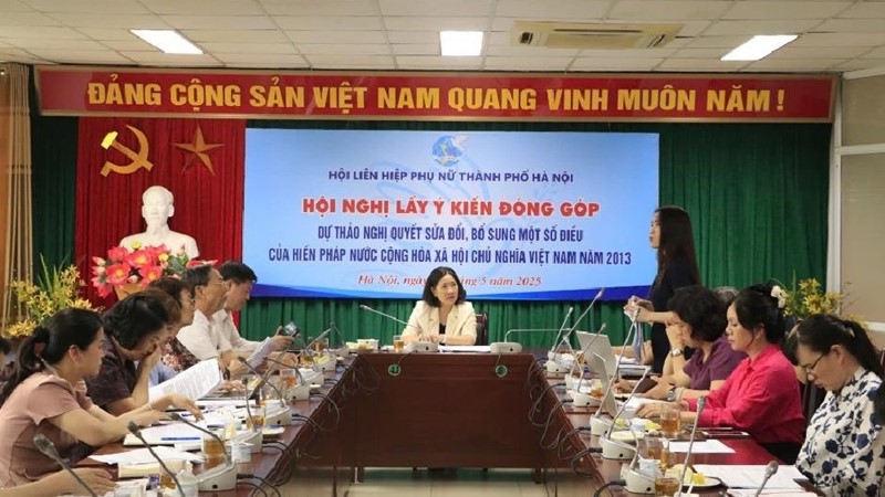 Hội LHPN Hà Nội lấy ý kiến đóng góp Dự thảo sửa đổi, bổ sung Hiến pháp 2013