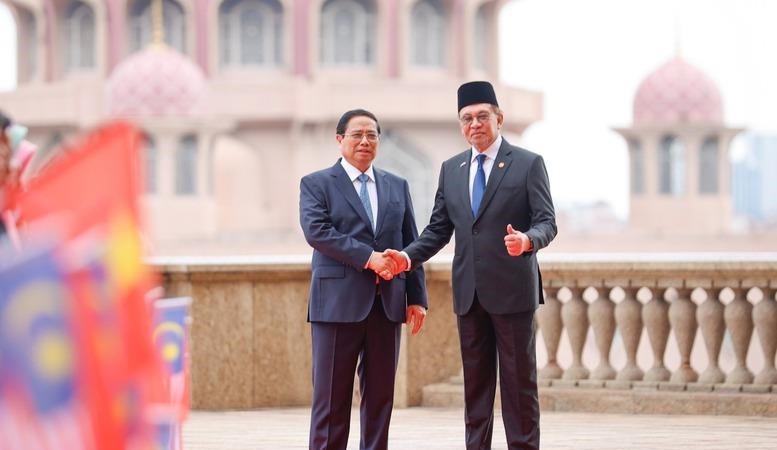 Thủ tướng Anwar Ibrahim chủ trì lễ đón Thủ tướng Phạm Minh Chính thăm chính thức Malaysia