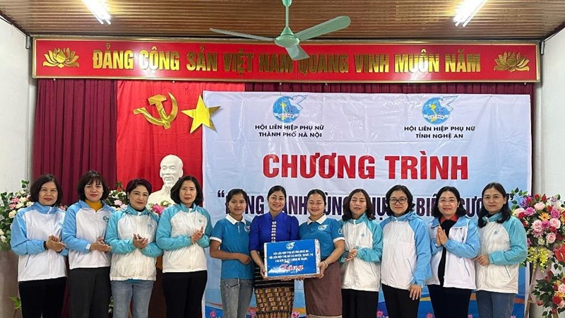 Phụ nữ Hà Nội với hành trình nghĩa tình biên giới