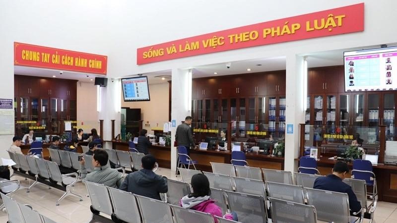 Giải quyết chế độ, chính sách đối với cán bộ, công chức, viên chức và người lao động
