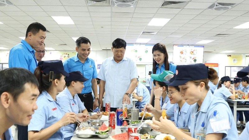 “Bữa cơm Công đoàn” đến với hơn 4.000 công nhân lao động
