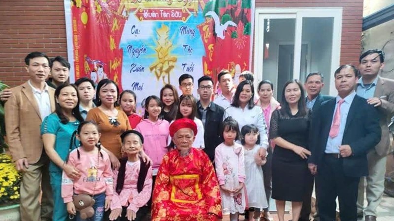 Hôn nhân hạnh phúc của cặp vợ chồng U90