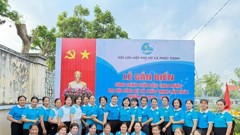 Hội LHPN xã Phúc Thịnh gắn biển phần việc chào mừng Đại hội Đảng bộ xã lần thứ I nhiệm kỳ 2025-2030