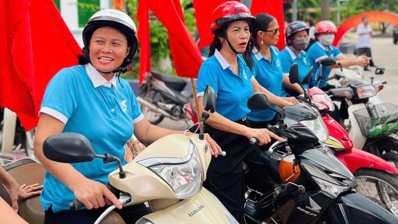 Hội LHPN xã Thư Lâm: Ra quân tổng vệ sinh môi trường, phòng chống sốt xuất huyết