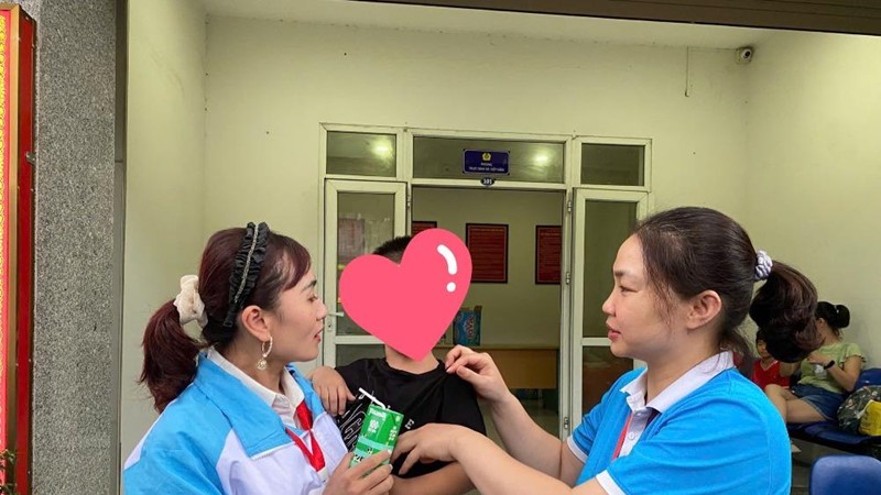 Phường Ngọc Hà: Các lực lượng phục vụ Đại lễ A80 hỗ trợ cháu bé bị lạc tìm được gia đình