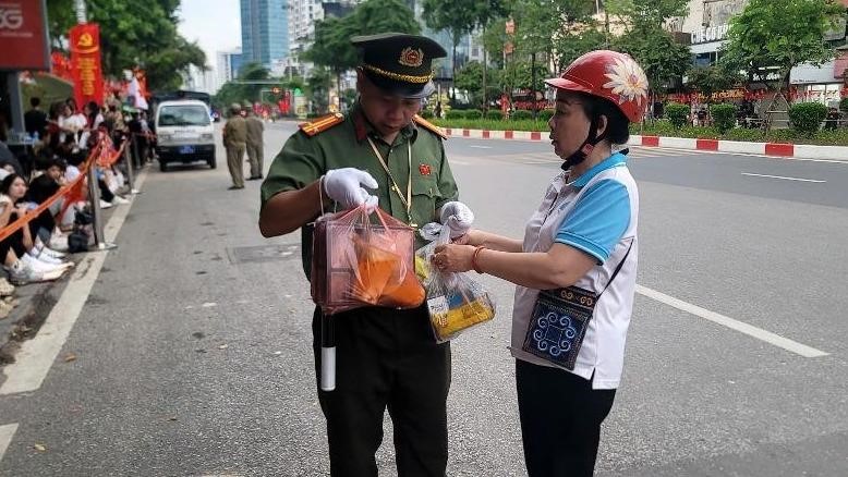 Hội LHPN phường Ngọc Hà: Tích cực hỗ trợ các lực lượng làm nhiệm vụ phục vụ Đại lễ A80