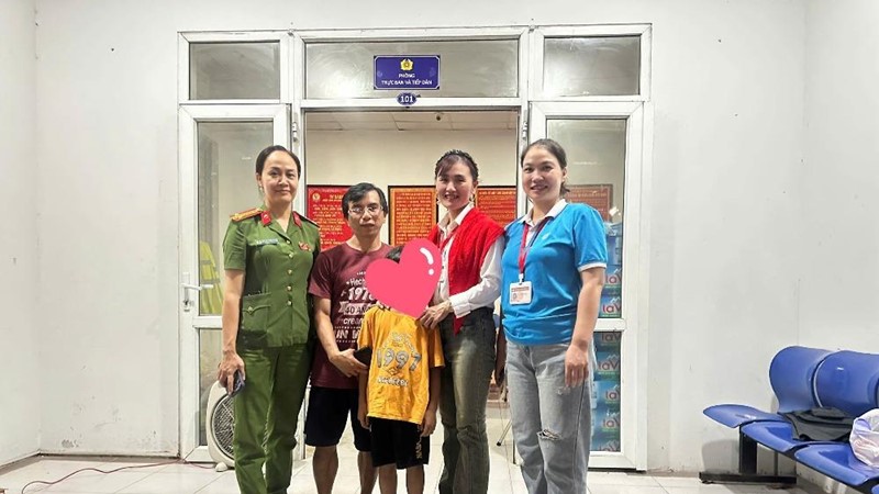 Hành động đẹp của phụ nữ Ngọc Hà khi tham gia phục vụ Đại lễ A80