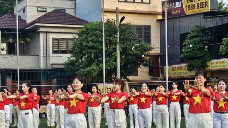Lời chào Quốc khánh của cán bộ, hội viên phụ nữ xã Đông Anh