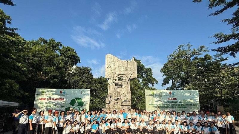 Hội LHPN phường Ba Đình: Phối hợp ra quân hưởng ứng Chiến dịch “Làm cho Thế giới sạch hơn” năm 2025