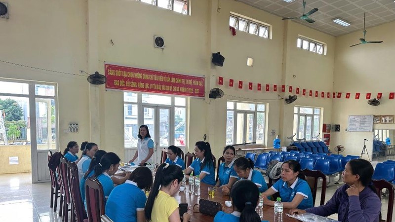 Hội LHPN xã Thư Lâm: Kiểm tra công tác chấp hành Điều lệ Hội và tình hình vay vốn tại 56 chi hội