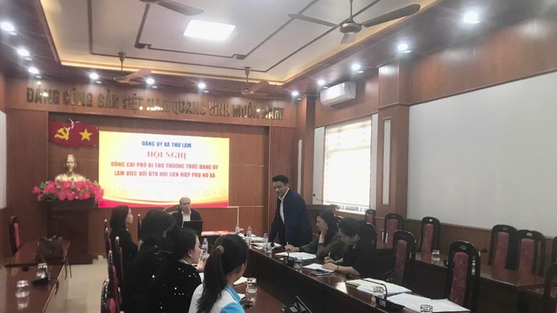 Phó Bí thư Thường trực Đảng uỷ xã làm việc với Thường vụ Hội LHPN  xã Thư Lâm