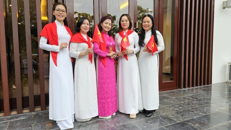 Phụ nữ Việt Nam ở nước ngoài chúc mừng Đại hội đại biểu phụ nữ Thành phố