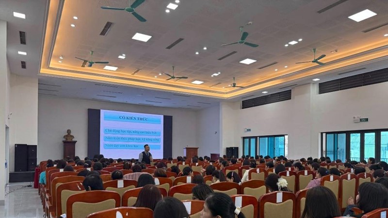 Hội LHPN xã Phúc Thịnh: Truyền thông kiến thức, kỹ năng xây dựng gia đình “5 có, 3 sạch, 3 an”