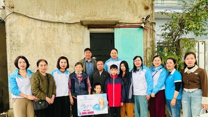 Lan tỏa yêu thương từ chương trình “Mẹ đỡ đầu”