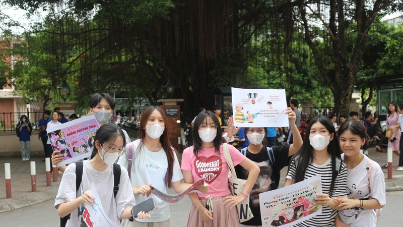 Kỳ thi THPT Chuyên Ngoại ngữ: Đề thi vừa tầm, bất ngờ bởi môn Ngữ Văn