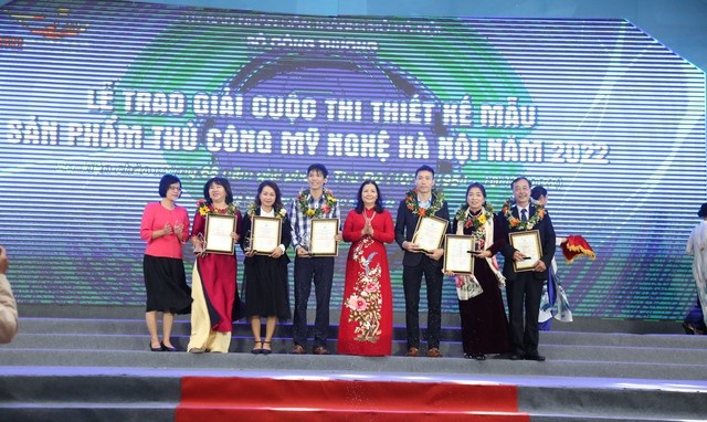 90 tác phẩm-sản phẩm được trao giải Cuộc thi thiết kế mẫu sản phẩm thủ công mỹ nghệ Hà Nội năm 2022