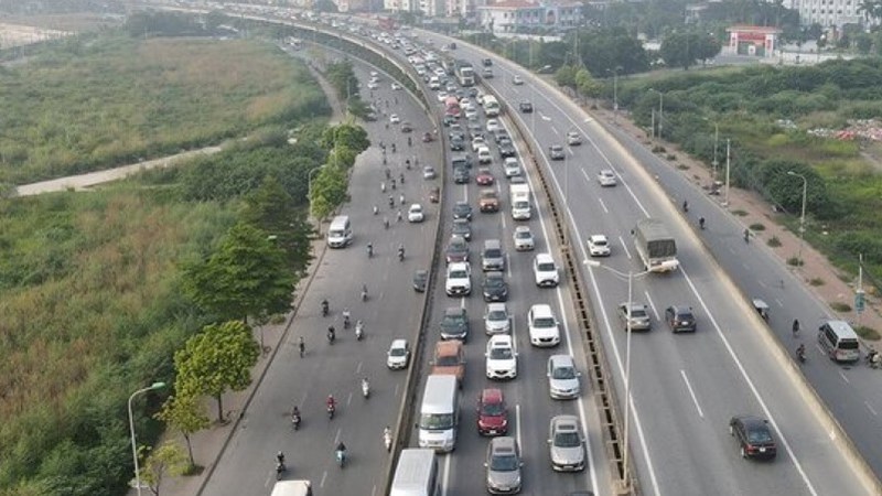 Xử lý nhiều trường hợp đi vào làn dừng xe khẩn cấp của đường cao tốc tuyến cầu Thanh Trì-Vành đai 3