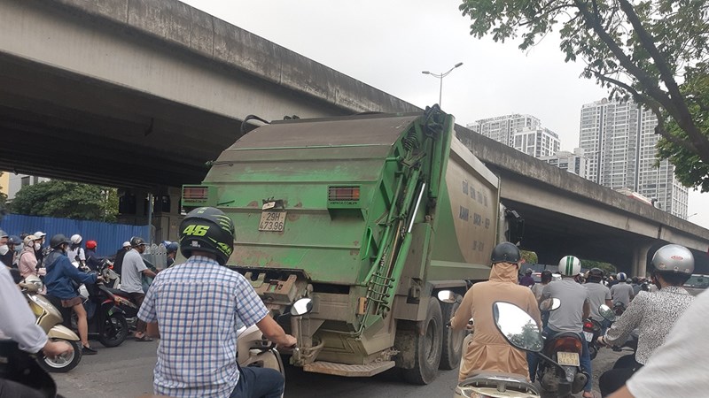 Sở Giao thông Vận tải Hà Nội: Đề nghị xử lý nghiêm xe chở rác lưu thông trong giờ cấm gây ùn tắc 