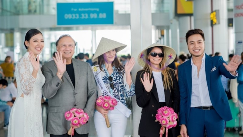 Thí sinh thi Hoa hậu Du lịch thế giới 2022 đã đến Hà Nội